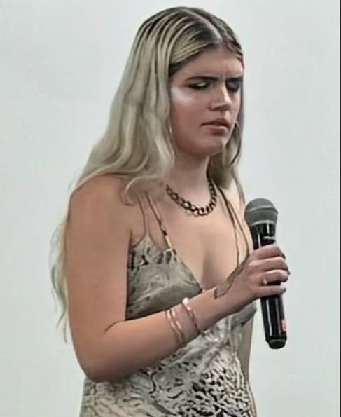 la única certeza que tengo en la vida es que cantar es lo que quiero hacer hasta mi ultimo suspiro 🎤🤍 (1).jpg